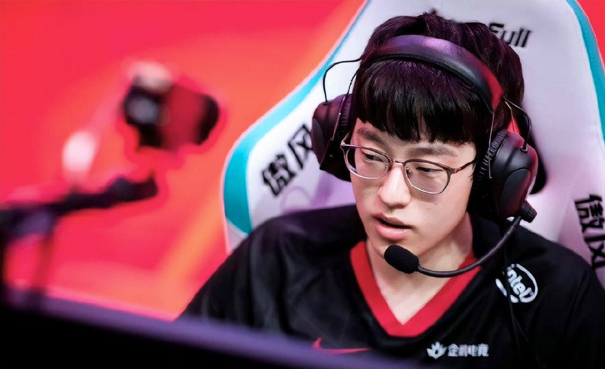 开云足球直播-C9翻盘EDG,Scout一己之力扛起全队的简单介绍