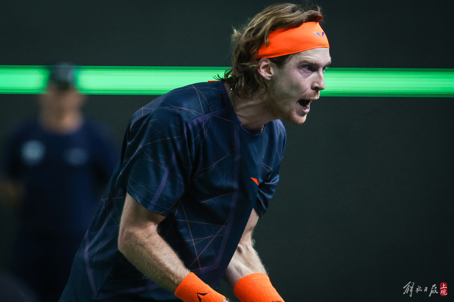 意大利网球队血洗英国网球队,费德勒送出助攻的简单介绍 意大利网球队血洗英国网球队,费德勒送出助攻的简单介绍