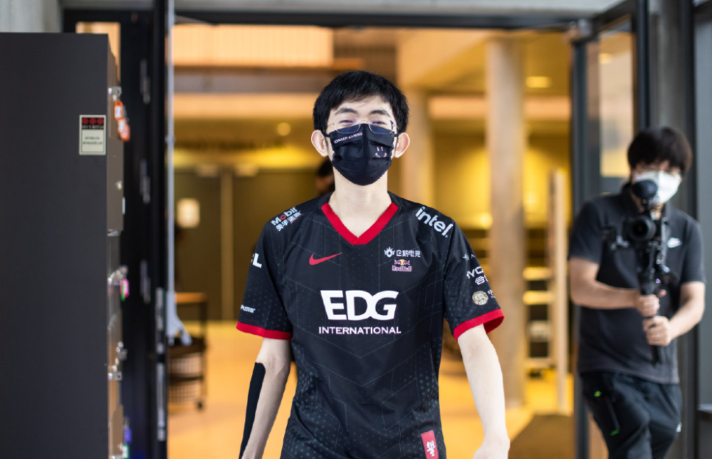 开云官网-EDG血洗DFM,Clozer关键制胜