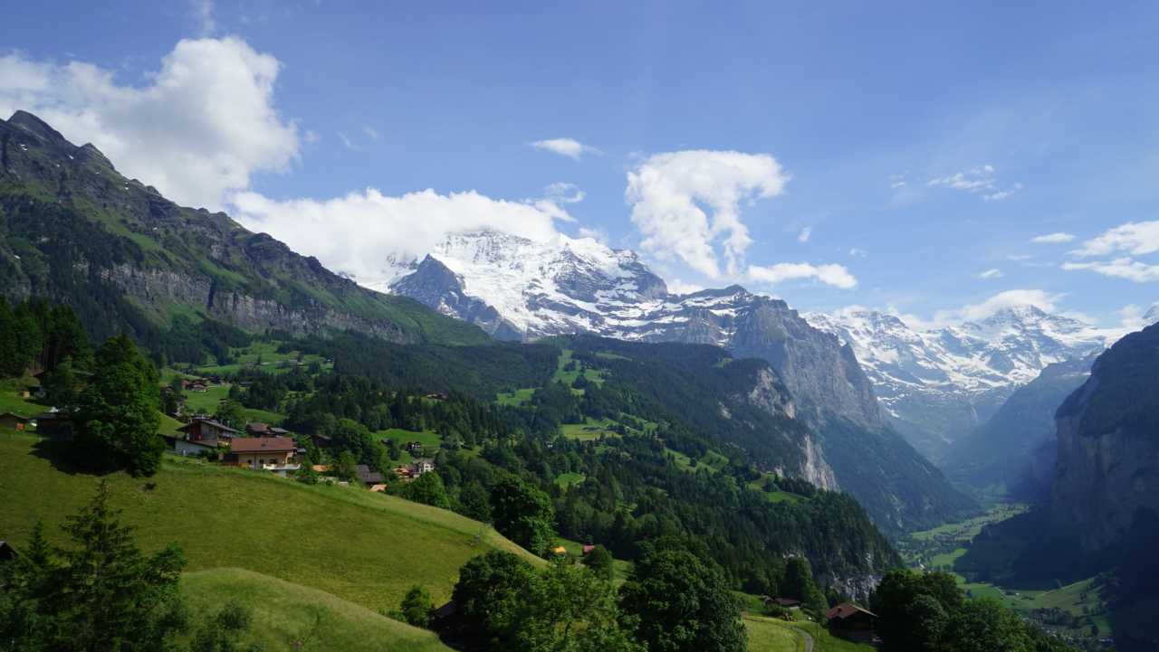 里昂完胜瑞士，德利赫特三分雨点燃全场的简单介绍