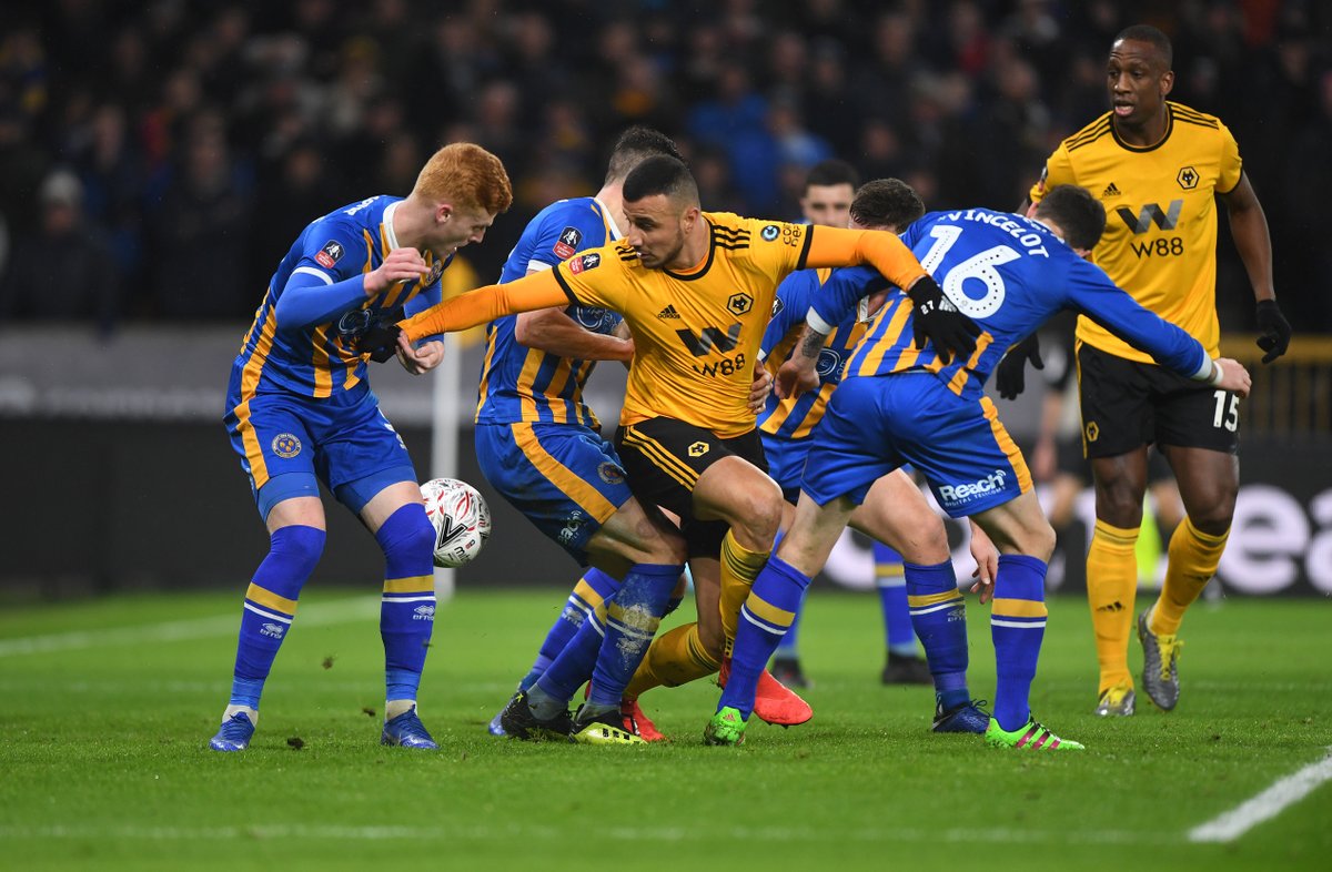 开云体育直播-狼队vs纽卡斯尔,狼队全力求胜向对手发起冲击!