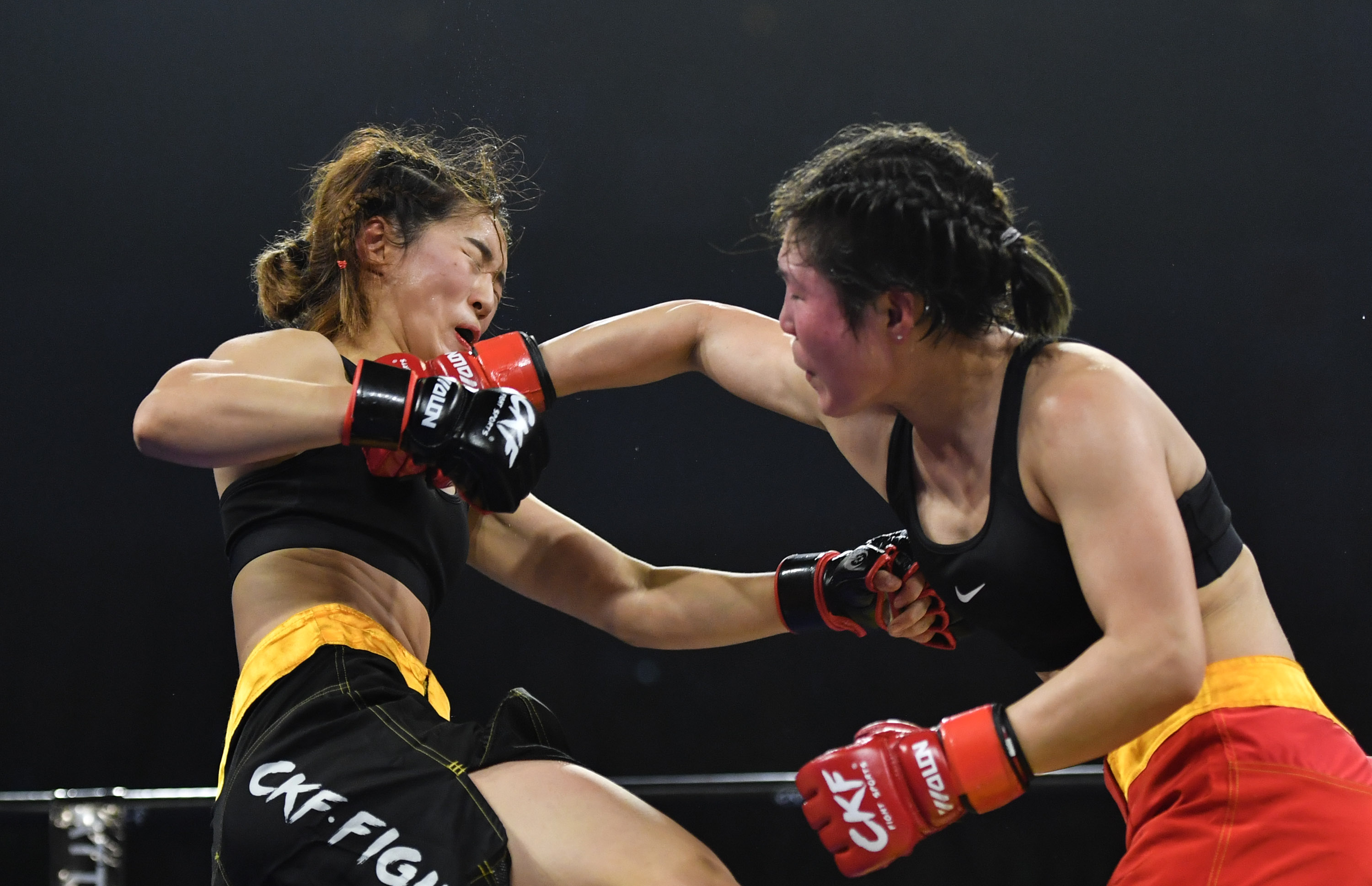 包含体育赛场上女性选手搏击风云的词条 包含体育赛场上女性选手搏击风云的词条