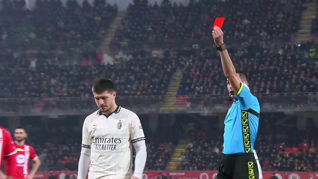 AC米兰后防线频频失误,主帅派遣更换人手的简单介绍 AC米兰后防线频频失误,主帅派遣更换人手的简单介绍