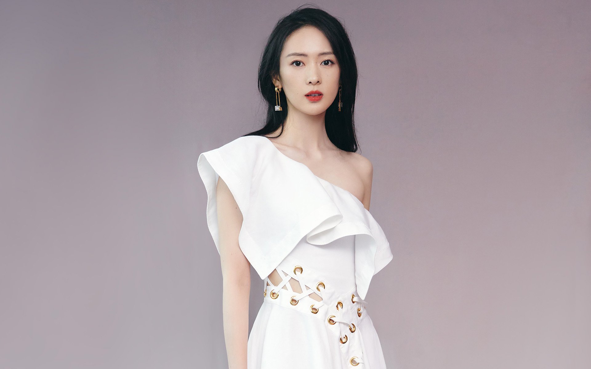 开云体育在线-萨拉赫连续破门定江山，利物浦主场力克皇马拉开晋级差距